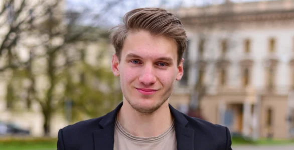 Viktor Kadeřábek